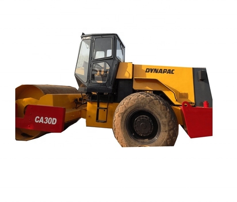 Gebruikte CA30D Dynapac single drum roller met originele Zweedse ontwerp en dieselmotor