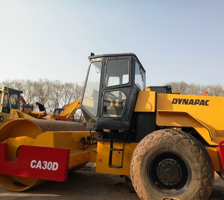 Gebruikte CA30D Dynapac single drum roller met originele Zweedse ontwerp en dieselmotor