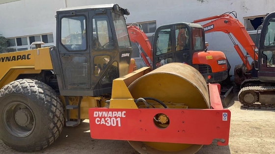 15 ton Dynapac CA301 gebruikte wegrol met originele verf en HINO-motor uit Japan