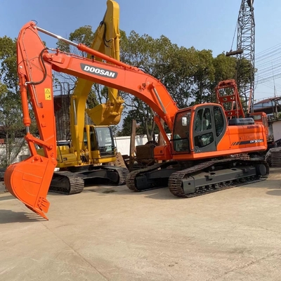 Gebruikte Doosan DX300LC graafmachine met 2020 jaar en 178/kw vermogen in goede staat