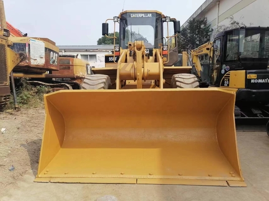 CAT 950F Tweedehands laadmachine in goede staat met originele verf en lage werktijden