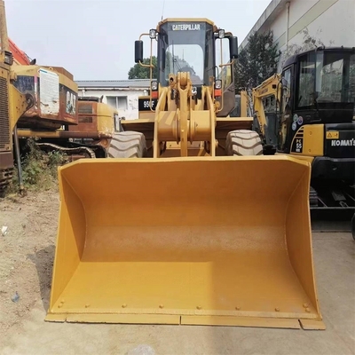 Gebruikte Caterpillar 950F voorlader met bewegende wielen en 44,7 kW aan vermogen uit Japan