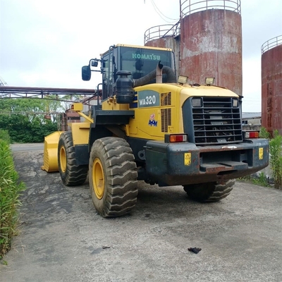 Gebruikte Komatsu WA320-5 voorlader met lage werktijden 0-2000 in goede staat