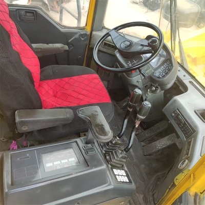 Japanse Komatsu WA600-wielladder