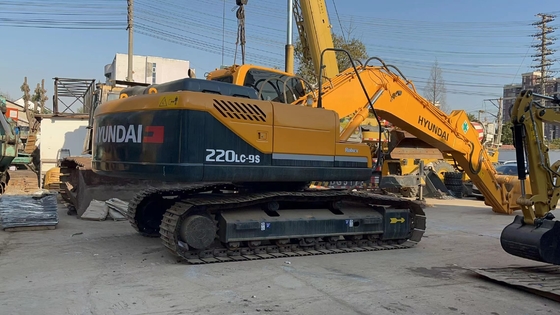 Original Paint Hyundai 220LC-9S graafmachine met 96 kW motor en EPA-certificering