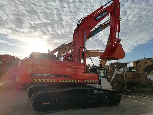 Hot Item Doosan DX300LC graafmachine met HINO motor uit Japan in goede staat