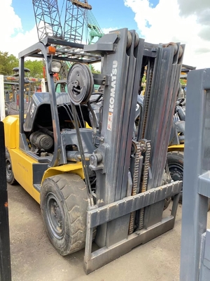 Bijna 5 ton KOMATSU FD50 FD35 FD40 FD45 EPA Motor Hydraulische vorkheftruck met 46 kW vermogen