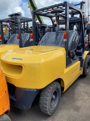 Bijna 5 ton KOMATSU FD50 FD35 FD40 FD45 EPA Motor Hydraulische vorkheftruck met 46 kW vermogen