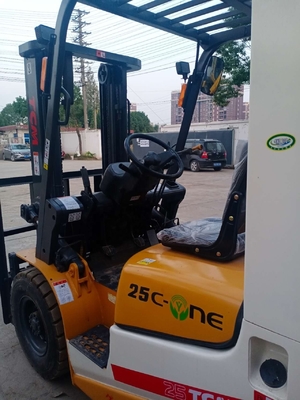 Japan Original TCM FD25 2Ton Vorklift met 96KW EPA Motor en Hydraulisch Systeem
