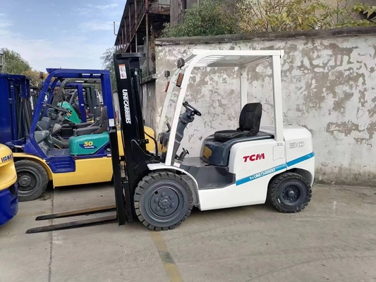 3 ton TCM 30 gebruikte vorkheftruck met EPA-motor en Liyuan hydraulische pomp in wielmachine