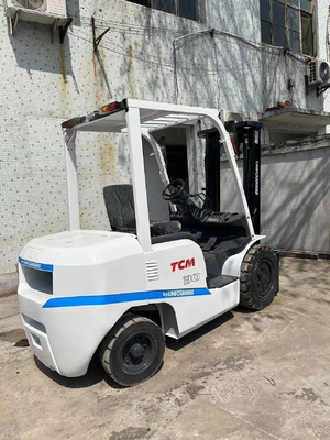 TCM 3 ton gebruikte vorkheftruck met andere emmercapaciteit en 3000 kg machinegewicht