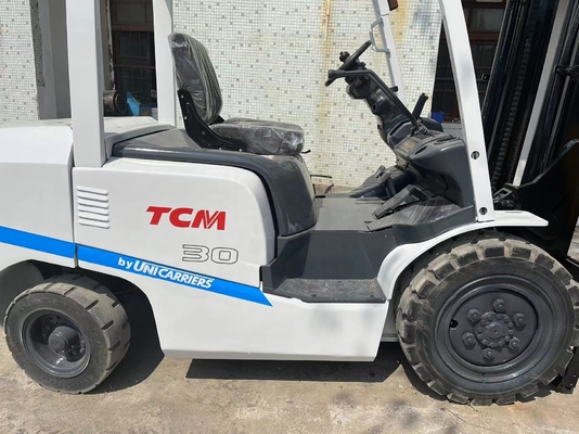 TCM 3 ton gebruikte vorkheftruck met andere emmercapaciteit en 3000 kg machinegewicht