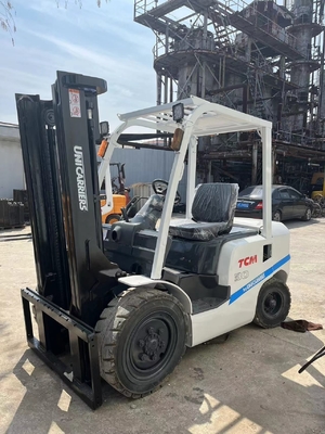 TCM 3 ton gebruikte vorkheftruck met andere emmercapaciteit en 3000 kg machinegewicht
