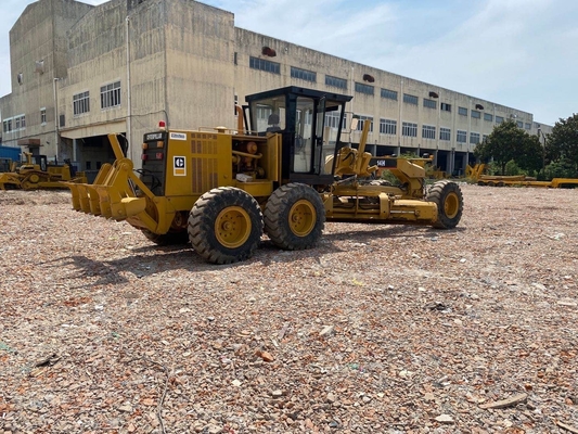 Japan Originele gebruikte Caterpillar 14H motorgrader met wegband en voorlader in Japan