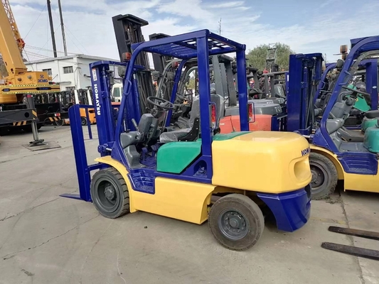 Gebruikte Komatsu FD30 kleine vorklift 3TON uit Japan Uitstekende werkomstandigheden