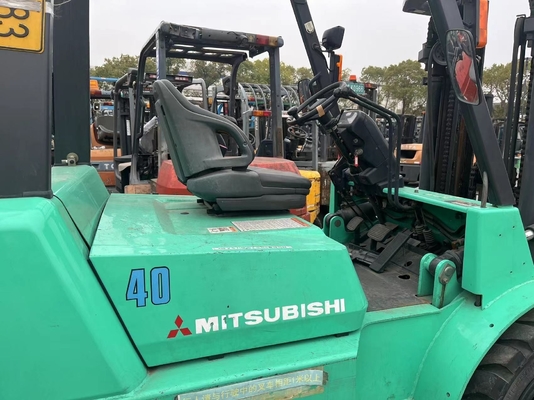 Gebruikte 4 ton warehousecontainer Mitsubishi FD40 hydraulische vorklift in goede staat