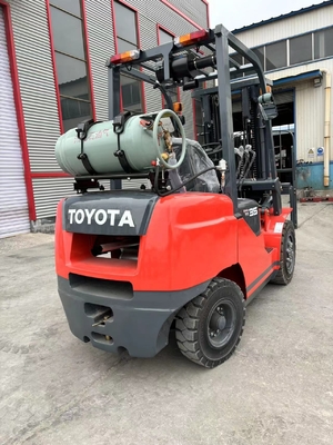 Tweedehands 3,5 ton 3 ton Dieselmotor Vorklift TOYOTA 35 30 voor het tillen van magazijncontainers