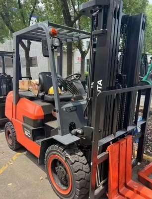 Tweedehands 3,5 ton 3 ton Dieselmotor Vorklift TOYOTA 35 30 voor het tillen van magazijncontainers