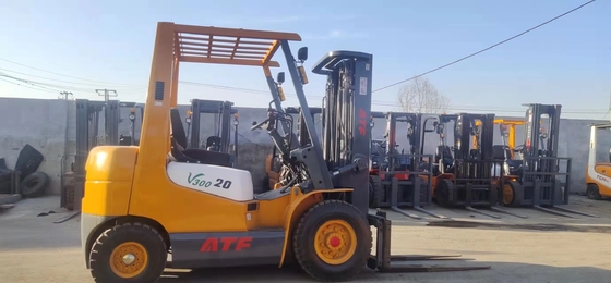 Kleine hefmachine 3 TON elektrische vorkhefmachine met 0-2000 werkuren in goede staat