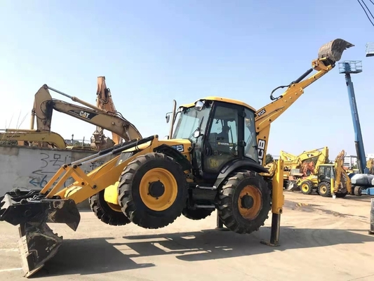 Goedkope JCB 4CX baggerlader uit Japan met een goede emmercapaciteit