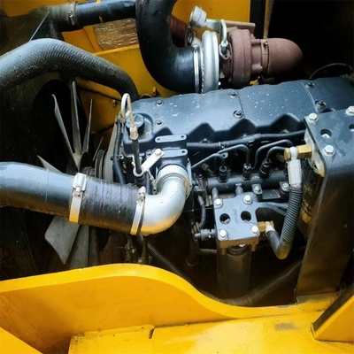 Eenvoudige bediening Gebruikte KOMATSU vorklift in originele kleur voor ongeëvenaarde kostenprestaties