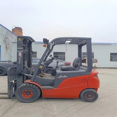 LINDE 2,5 TON bouwmachine voor het tillen van voertuigen met een laag werkurengewicht 2500 kg