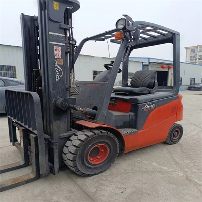LINDE 2,5 TON bouwmachine voor het tillen van voertuigen met een laag werkurengewicht 2500 kg