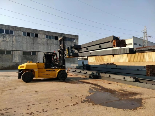 Komatsu FD100 Vorklift Zware apparatuur met een goed hefvermogen