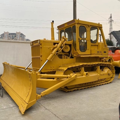 Tweedehands Komatsu D85 bulldozer met een machinegewicht van 20000 KG in goede staat