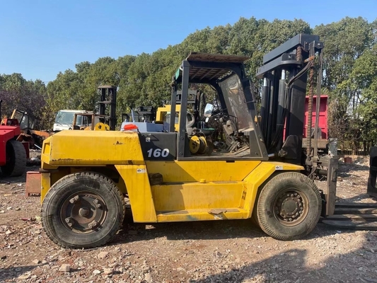 Zware apparatuur KOMATSU Forklift FD160 met een capaciteit van 16 ton in uitstekende arbeidsomstandigheden