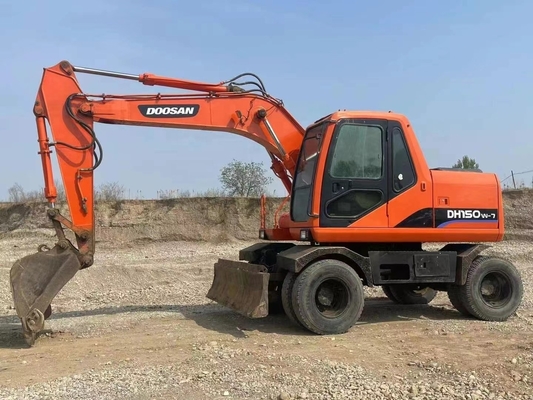 Gebruikte DOOSAN DX140W-7 wielgraver met originele verf en Cummins motor 112kW