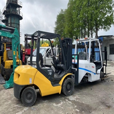 Japanse originele Komatsu 3T vorklift in goede staat met weinig werktijden en in 2022