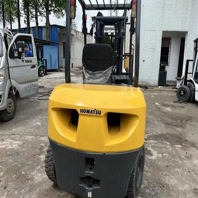 Japanse originele Komatsu 3T vorklift in goede staat met weinig werktijden en in 2022