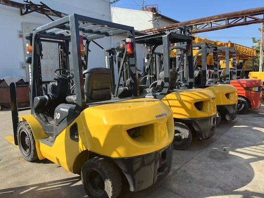 Japanse originele Komatsu 3T vorklift in goede staat met weinig werktijden en in 2022