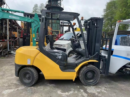 Gebruikte KOMATSU FD30 vorklift container palletheftruck in goede staat in 2023