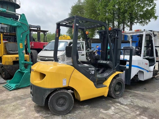 Gebruikte KOMATSU FD30 vorklift container palletheftruck in goede staat in 2023