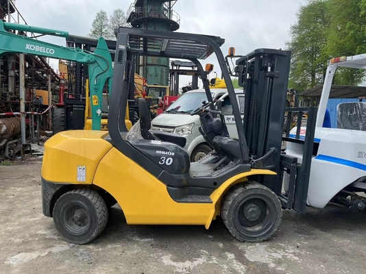 De beste diëzelforklift voor boerderijen Komatsu 30 Goed vervoermiddel