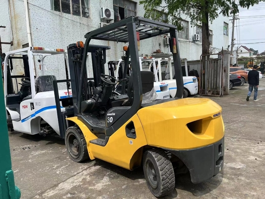 De beste diëzelforklift voor boerderijen Komatsu 30 Goed vervoermiddel