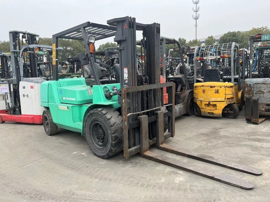 Gebruikte Mitsubishi FD40 Diesel vorklift met maximaal 4 ton.