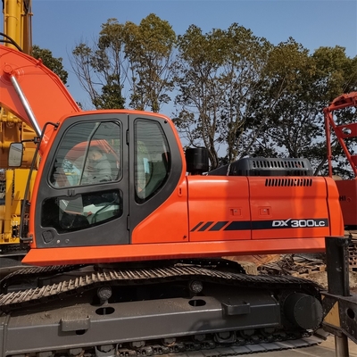 DOOSAN DX300LC tweedehands graafmachine met 0-2000 werkuren en hydraulische stabiliteit