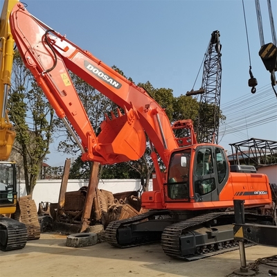 DOOSAN DX300LC tweedehands graafmachine met 0-2000 werkuren en hydraulische stabiliteit