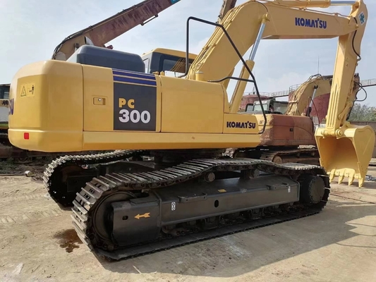 Gebruikte Komatsu PC300 graafmachine en in goede staat met weinig werktijden