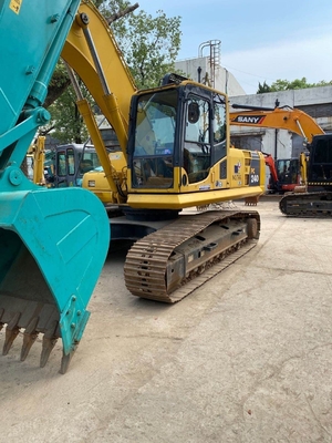 Goed onderhouden KOMATSU PC240 tweedehands graafmachine met lage werktijden en 135 kW vermogen