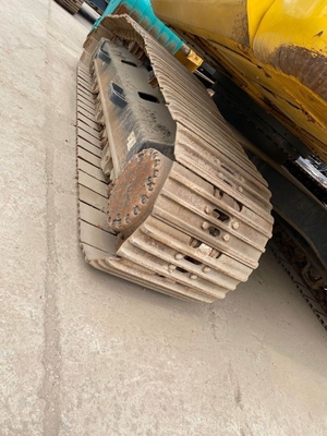 Goed onderhouden KOMATSU PC240 tweedehands graafmachine met lage werktijden en 135 kW vermogen
