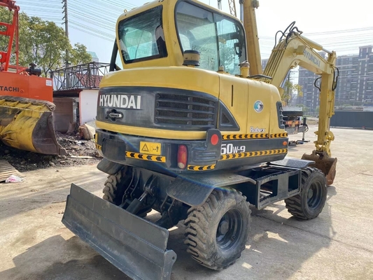 Gebruikte KOREA HYUNDAI R60W-9 wielgraver 6ton Crawler Digger voor bouwprojecten