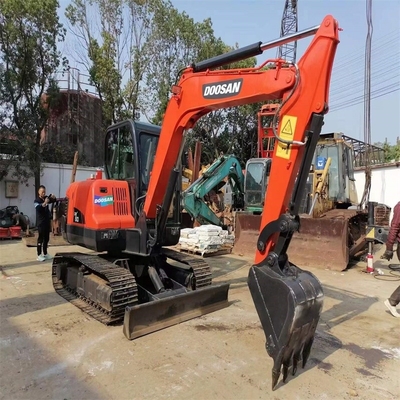 Goedkope gebruikte Doosan Dx60 6 ton Crawlerl graafmachine in Shanghai uitstekende staat