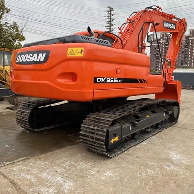 Gebruikte Doosan graafmachine DX225LC voor uw bouwbedrijf