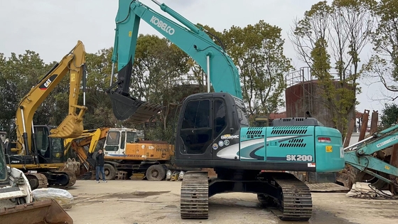 Gebruikte KOBELCO SK200 graafmachine met een emmercapaciteit van 1,1 m3 en een gewicht van 20000 kg in Shanghai