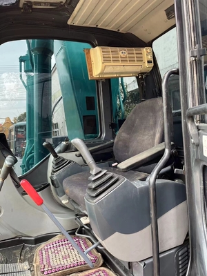 Gebruikte KOBELCO SK200 graafmachine met een emmercapaciteit van 1,1 m3 en een gewicht van 20000 kg in Shanghai