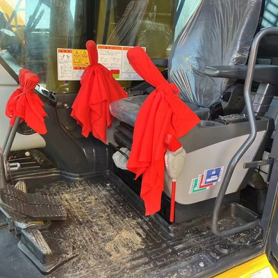 Tweedehands graafmachine KOMATSU PC210-8 in goede staat met weinig werktijden